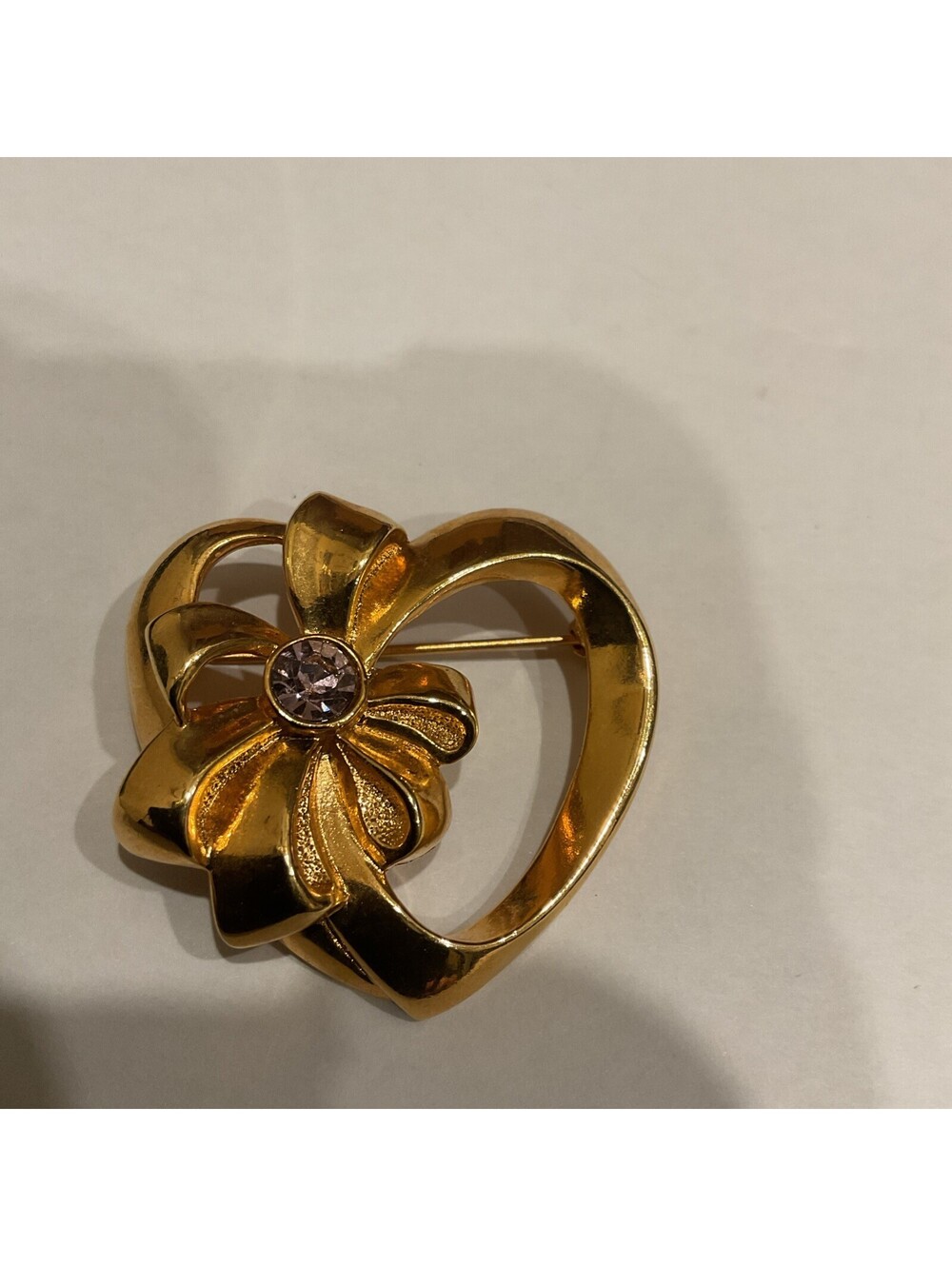 Avon Women’s Brooch Heart With Bow And Purple Stone 145